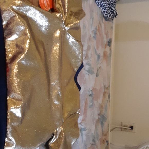 A jacket - Picture 2 of 2